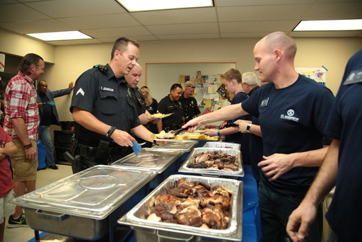 St. Andrew Staff Serves Lunch to Dallas Police