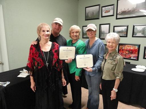 Old Chisholm Trail NSDAR members present award to
